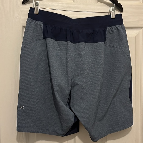 Lululemon men’s lined shorts - Picture 4 of 6